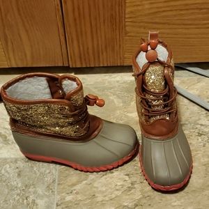 Girls duck boots size 11